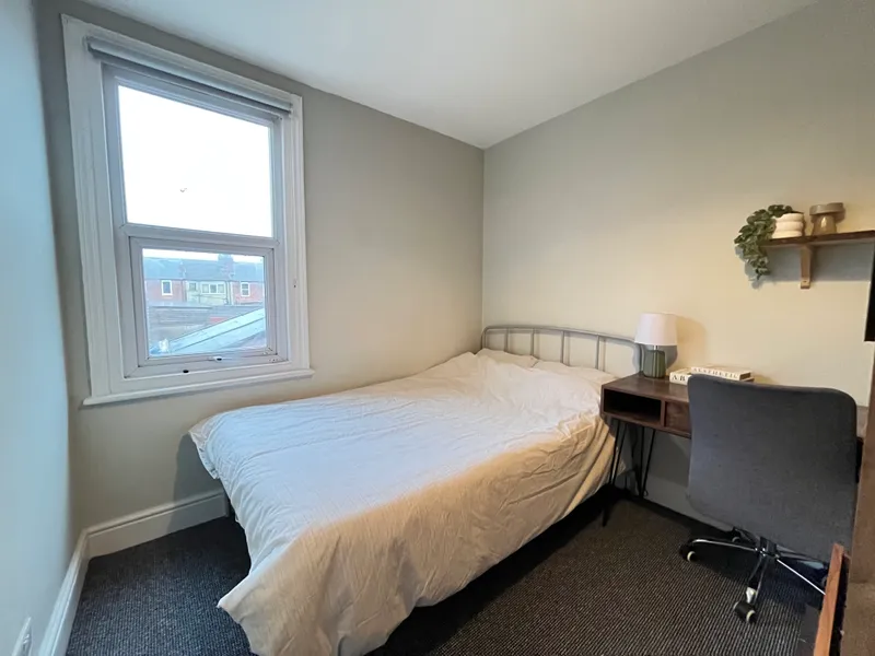 Modern 6 Bed + 2.5 Bath Student House // Jul 2026 - Image 12